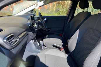 Ford Puma 1.0 EcoBoost Hybrid mHEV Titanium 5dr DCT