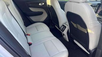 Volvo XC40 2.0 B4P Inscription Pro 5dr AWD Auto