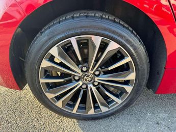 Toyota Corolla 1.8 Hybrid Design 5dr CVT