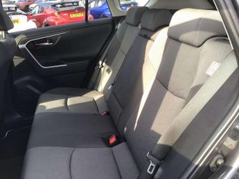 Toyota RAV4 2.5 VVT-i Hybrid Design 5dr CVT 2WD