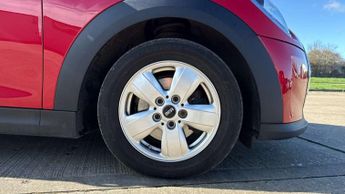 MINI Hatchback 1.5 Cooper Classic 3dr Auto