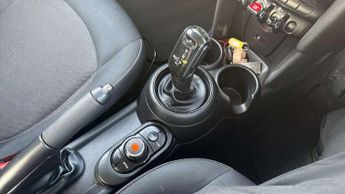 MINI Hatchback 5dr 1.5 Cooper Classic II 5dr Auto