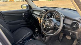 MINI Hatchback 5dr 1.5 Cooper Classic II 5dr Auto