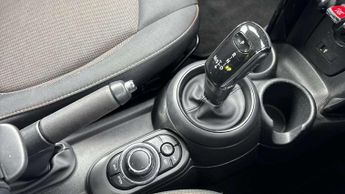 MINI Hatchback 5dr 1.5 Cooper Classic 5dr Auto