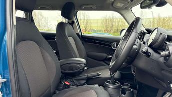 MINI Hatchback 5dr 1.5 Cooper Classic 5dr Auto
