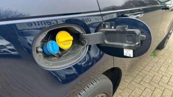 Land Rover Range Rover Velar 2.0 D200 R-Dynamic SE 5dr Auto