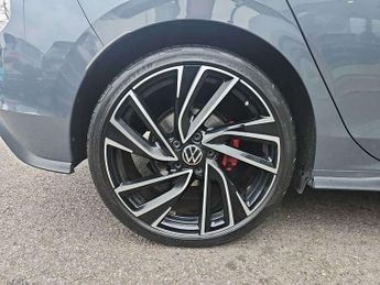 Volkswagen Golf 2.0 TDI 200 GTD 5dr DSG