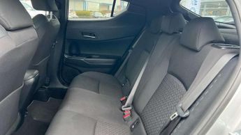 Toyota C-HR 2.0 Hybrid Design 5dr CVT