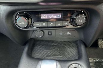Nissan Juke 1.0 DiG-T N-Connecta 5dr DCT