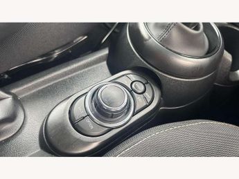 MINI Hatchback 5dr 1.5 Cooper Classic 5dr Auto