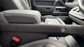 Land Rover Defender 2.0 P300 SE 110 5dr Auto