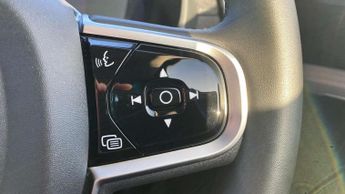 Volvo XC90 2.0 B5P Plus Dark 5dr AWD Geartronic