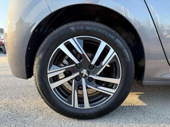 Peugeot 208 1.2 PureTech 100 Allure Premium 5dr EAT8