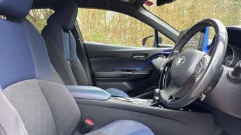 Toyota C-HR 1.8 Hybrid Dynamic 5dr CVT