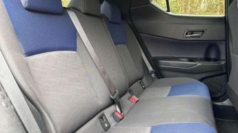 Toyota C-HR 1.8 Hybrid Dynamic 5dr CVT