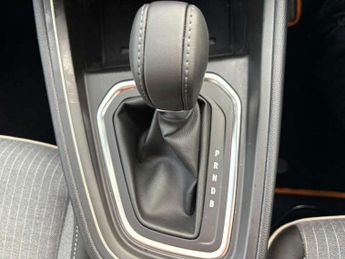 Renault Clio 1.6 E-TECH full hybrid 145 Techno 5dr Auto