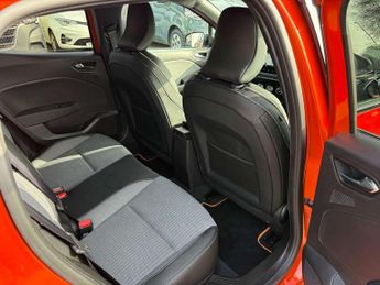 Renault Clio 1.6 E-TECH full hybrid 145 Techno 5dr Auto