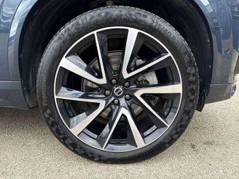 Volvo XC90 2.0 B5P [250] Plus Dark 5dr AWD Geartronic