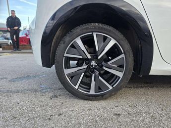 Peugeot 208 1.2 PureTech 100 GT 5dr EAT8