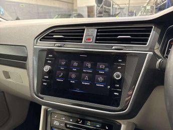 Volkswagen Tiguan 2.0 TDI 4Motion Elegance 5dr DSG