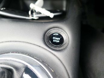 Nissan Juke 1.6 Hybrid N-Connecta 5dr Auto