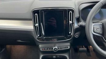 Volvo XC40 2.0 B3P Core 5dr Auto