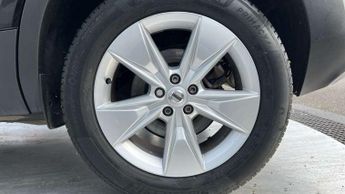 Volvo XC40 2.0 B3P Core 5dr Auto