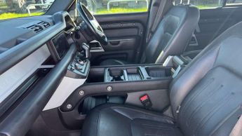 Land Rover Defender 3.0 D300 X-Dynamic HSE 110 5dr Auto