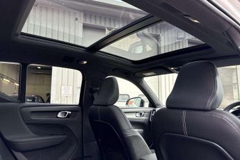 Volvo XC40 2.0 B5P R DESIGN Pro 5dr AWD Auto