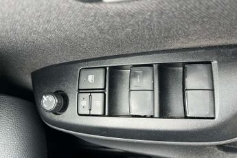 Toyota Yaris 1.5 Hybrid Design 5dr CVT