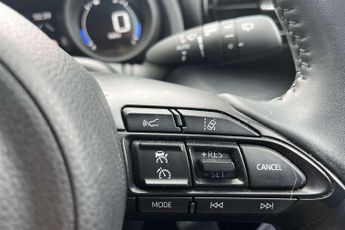 Toyota Yaris 1.5 Hybrid Design 5dr CVT