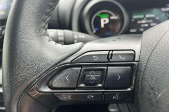 Toyota Yaris 1.5 Hybrid Design 5dr CVT