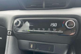 Toyota Yaris 1.5 Hybrid Design 5dr CVT