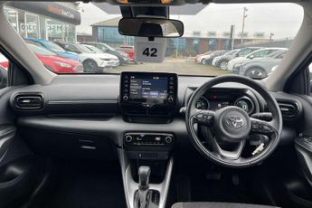 Toyota Yaris 1.5 Hybrid Design 5dr CVT
