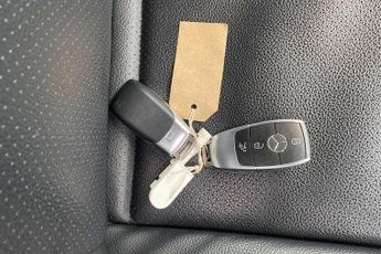 Mercedes-Benz C-Class C220d SE 4dr 9G-Tronic