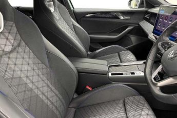 Volkswagen Passat Estate 1.5 TSI eHybrid 272 R-Line 5dr DSG