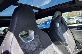 Volkswagen Passat Estate 1.5 TSI eHybrid 272 R-Line 5dr DSG