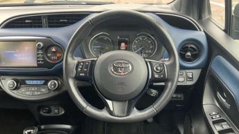 Toyota Yaris 1.5 Hybrid Blue Bi-tone 5dr CVT