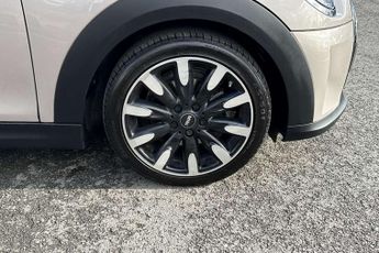 MINI Hatchback 1.5 Cooper Exclusive 3dr Auto