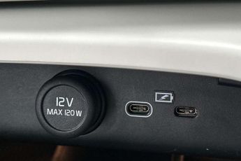 Volvo XC40 2.0 B3P Plus Dark 5dr Auto