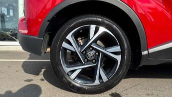 Toyota C-HR 1.8 Hybrid Design 5dr CVT