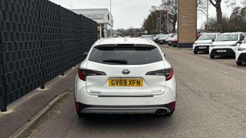 Toyota Corolla Touring Sport 2.0 VVT-i Hybrid Trek 5dr CVT