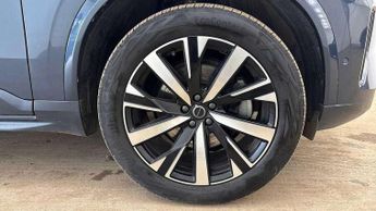 Volvo XC90 2.0 B5P Plus Dark 5dr AWD Geartronic