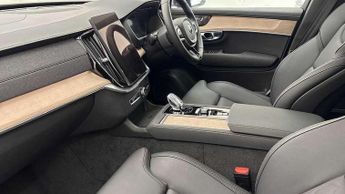 Volvo XC90 2.0 B5P Plus Dark 5dr AWD Geartronic