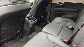 Volvo XC90 2.0 B5P Plus Dark 5dr AWD Geartronic