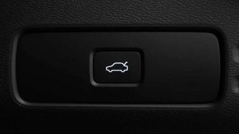 Volvo XC40 2.0 B3P Plus Dark 5dr Auto