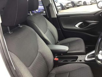 Toyota Yaris 1.5 Hybrid Design 5dr CVT