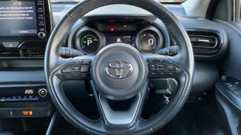 Toyota Yaris 1.5 Hybrid Design 5dr CVT
