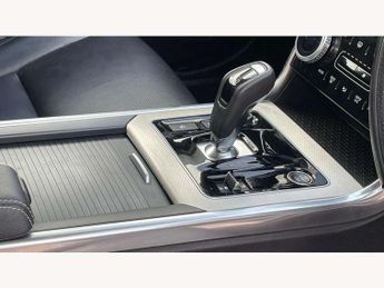 Jaguar XE 2.0 D200 R-Dynamic SE 4dr Auto