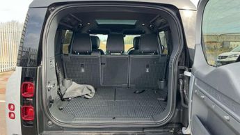 Land Rover Defender 3.0 D250 X-Dynamic HSE 110 5dr Auto [7 Seat]
